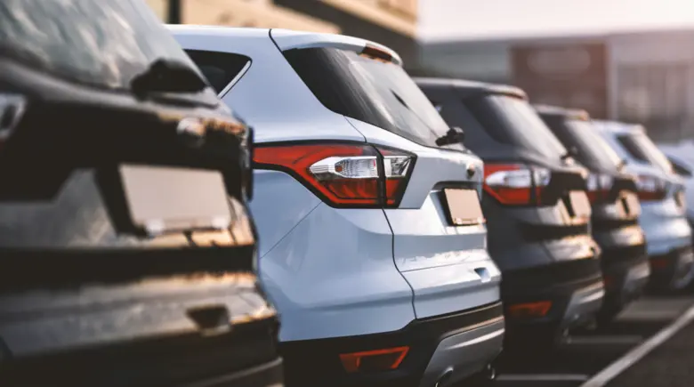 Зростання автопродажів та ринок страхування