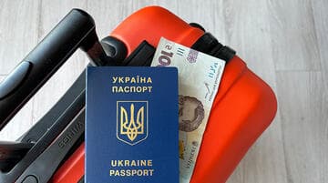 З 1 квітня подорожчало оформлення закордонного паспорта