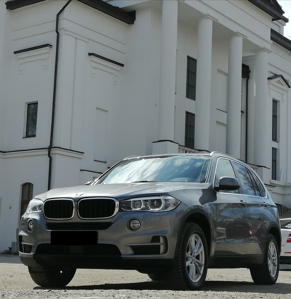 Реальні Китайці, BMW X5