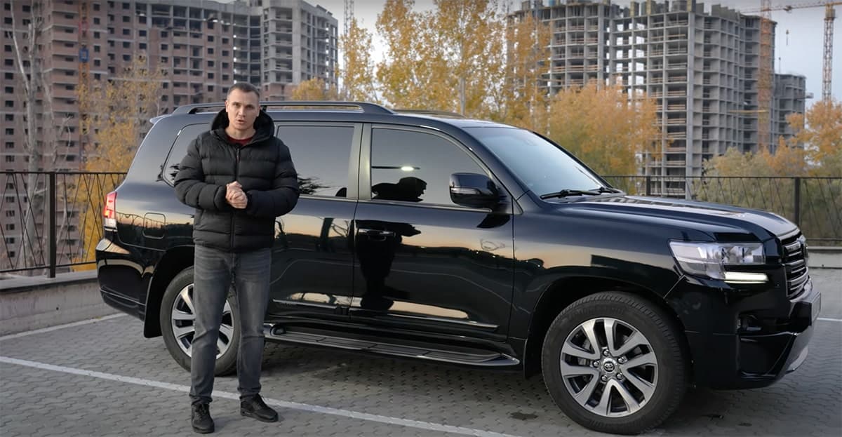 InfoCar, Toyota Land Cruiser 200
