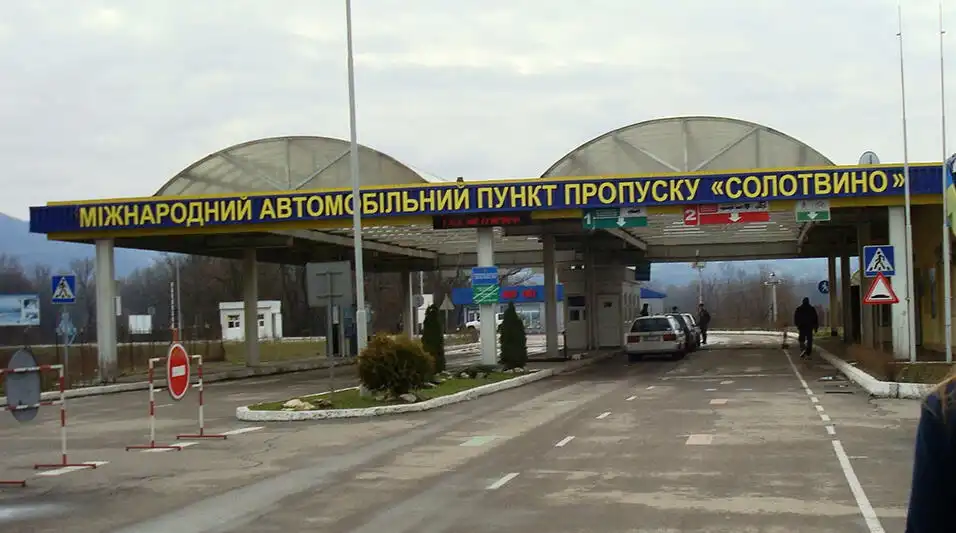 Українські авто без техогляду не пускають до Румунії