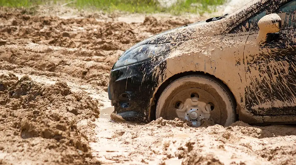 Що робити, коли застряг автомобіль: 5 кроків