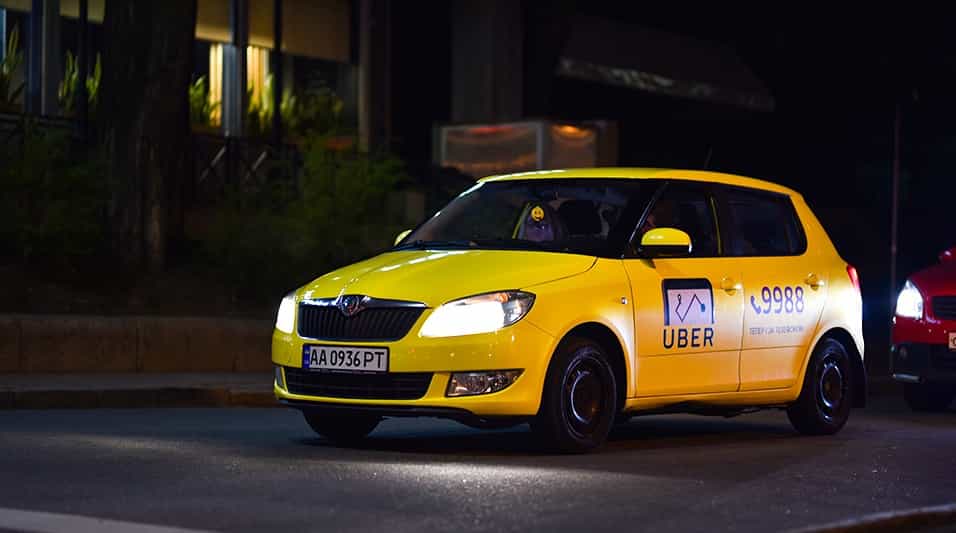 Як стати таксистом і що для цього потрібно?