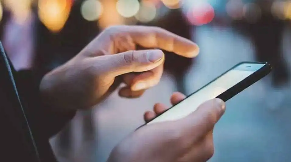 ЄС запроваджує безкоштовний роумінг для українців