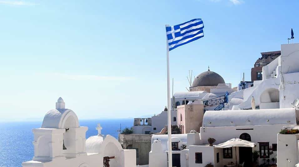 Греція посилить обмеження для невакцинованих туристів