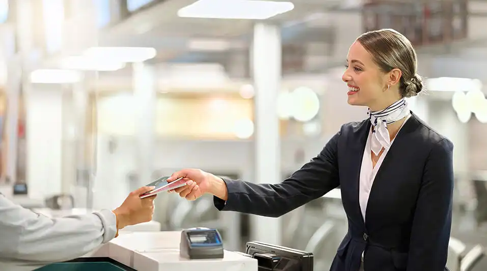 Євросоюз запускає системи EES та ETIAS. Що зміниться для українців?